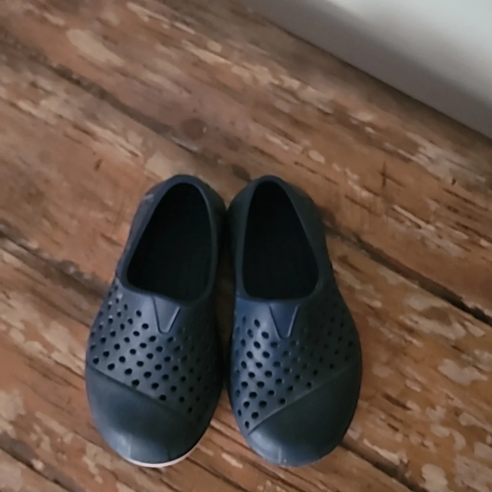 Toms Navy blue rubber shoes toddler 7